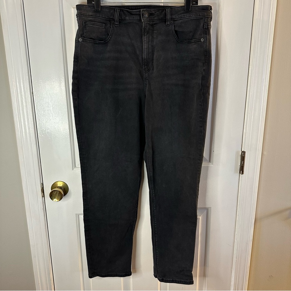 American Eagle black denim wash mom jeans size 14 regular stretch